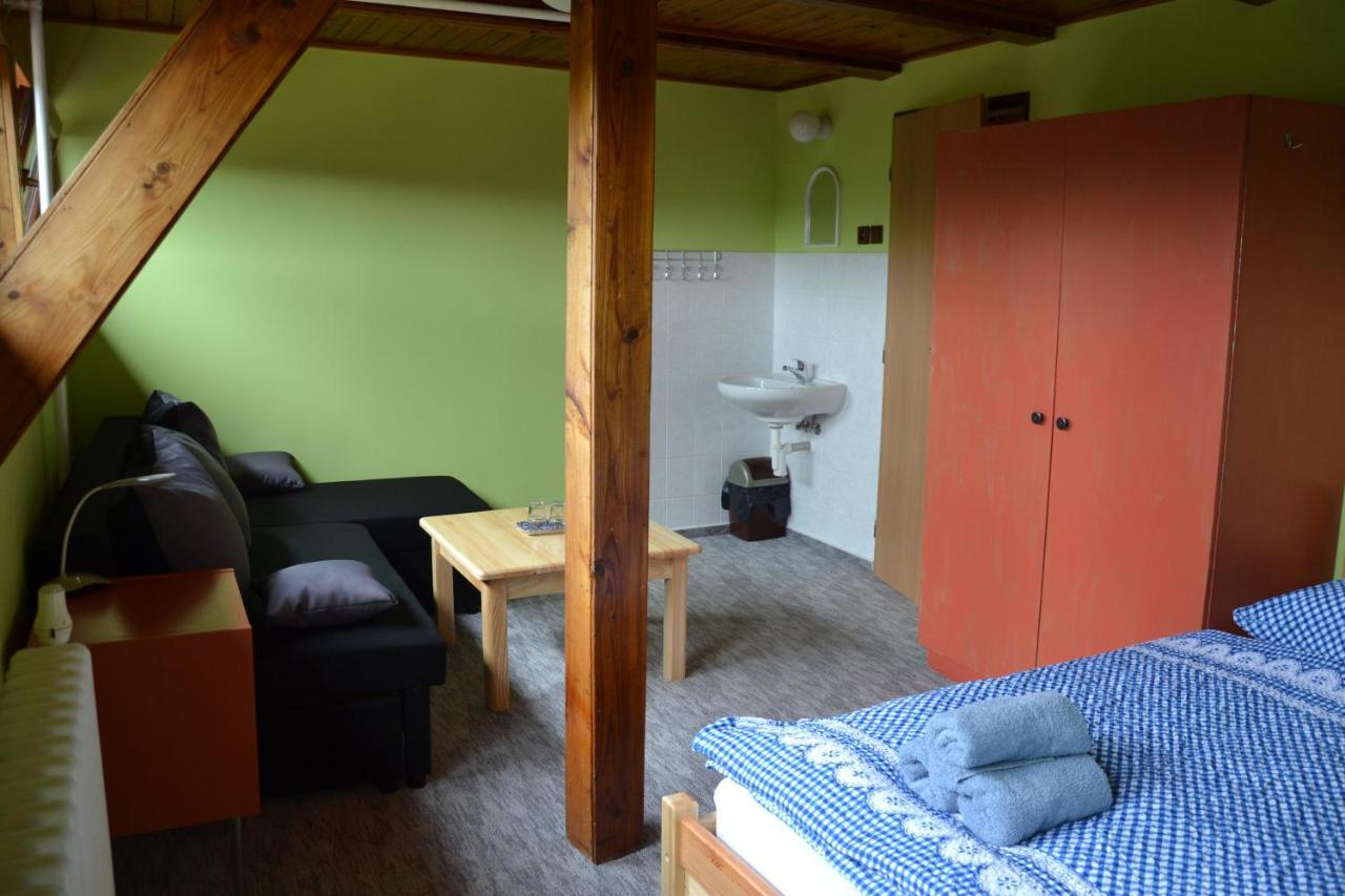 Penzion Pod Severakem Lucany nad Nisou Bagian luar foto